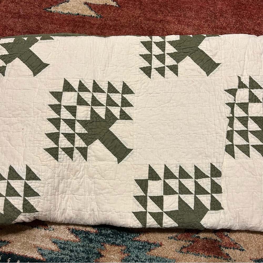 Vintage Tree Pattern Quilted Blanket